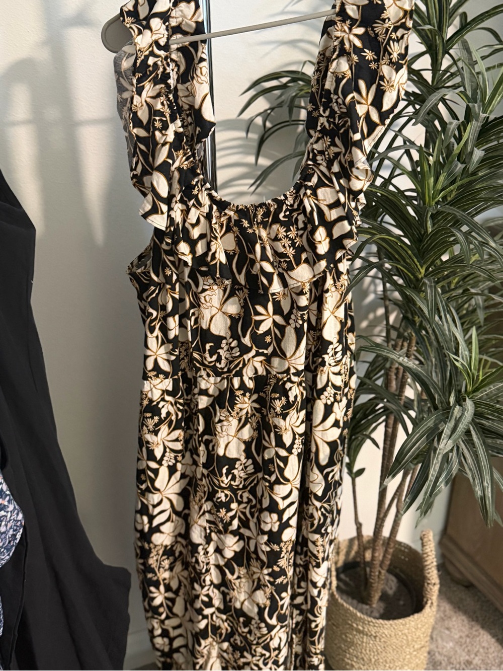 Ava & Viv Black and Cream Floral Ruffle-Detail Maxi Dress
